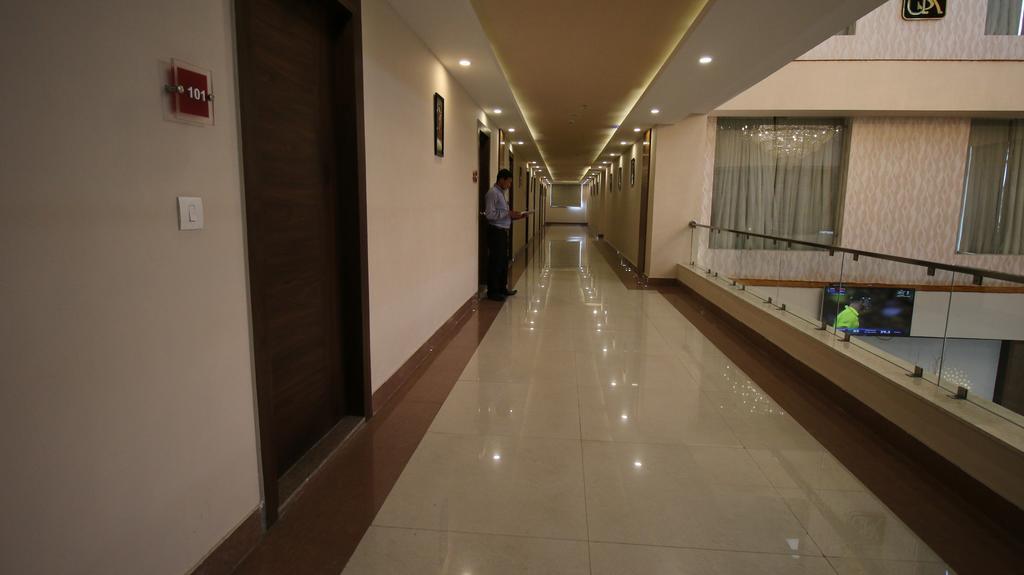 Hotel Jsr Continental Dehradun Bagian luar foto