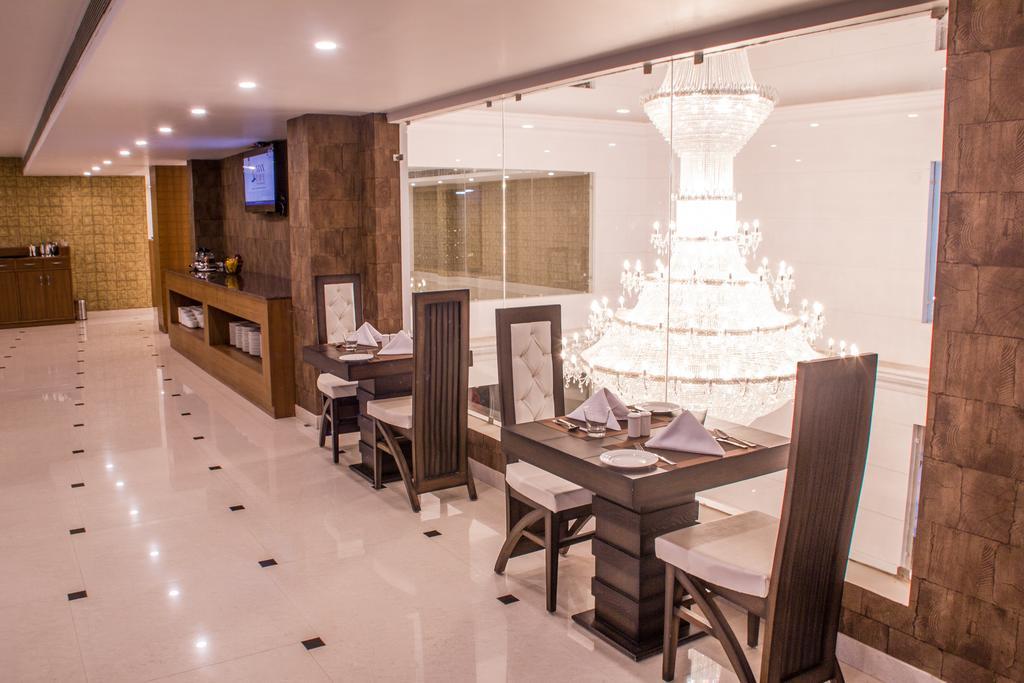 Hotel Jsr Continental Dehradun Bagian luar foto