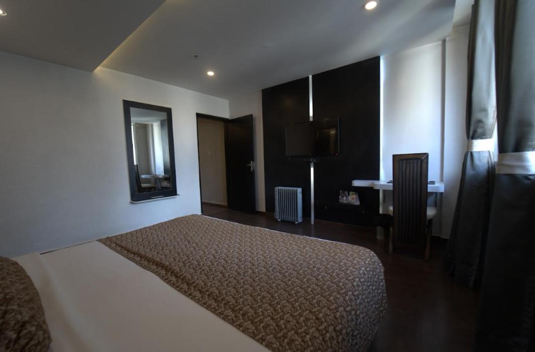 Hotel Jsr Continental Dehradun Bagian luar foto