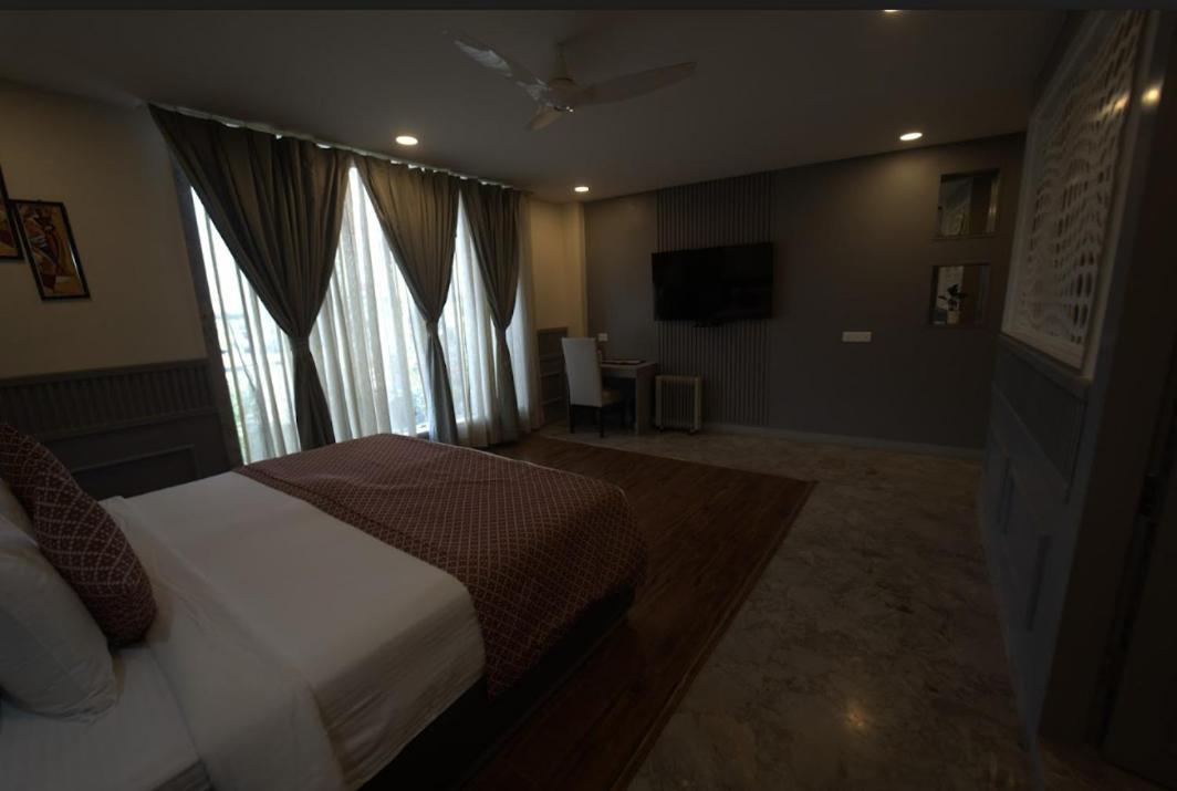 Hotel Jsr Continental Dehradun Bagian luar foto