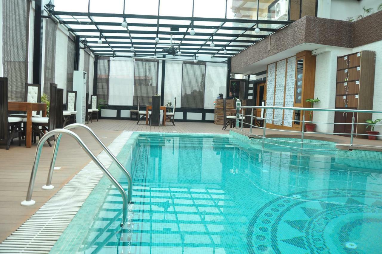 Hotel Jsr Continental Dehradun Bagian luar foto