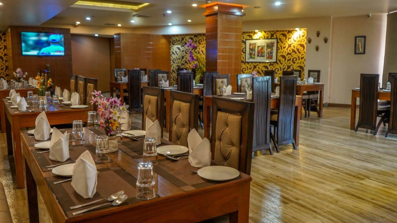 Hotel Jsr Continental Dehradun Bagian luar foto