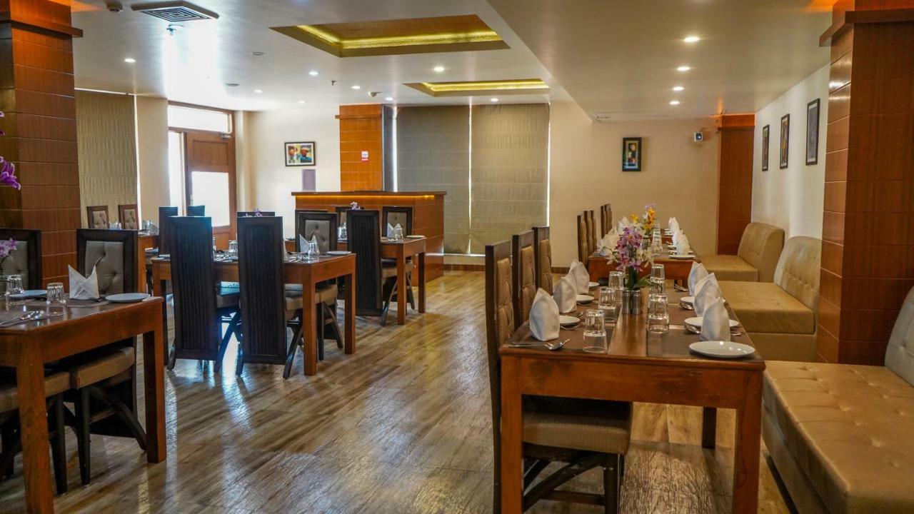 Hotel Jsr Continental Dehradun Bagian luar foto