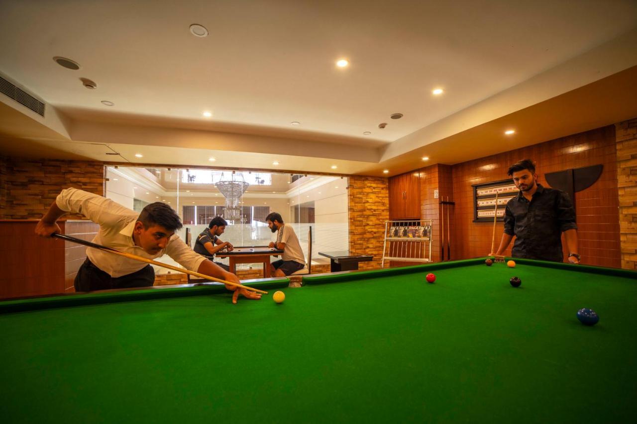 Hotel Jsr Continental Dehradun Bagian luar foto